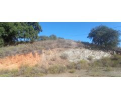 Fantástica parcela con rellano Para contenedor o construcción liviana.