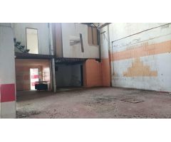 Gran local comercial a la venta