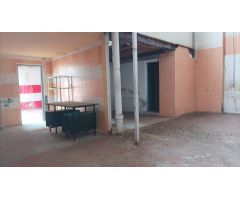Gran local comercial a la venta