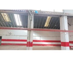Gran local comercial a la venta