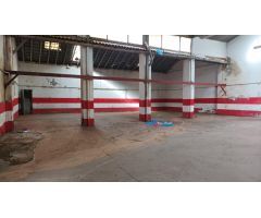 Gran local comercial a la venta