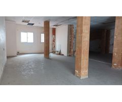 Amplio local en venta