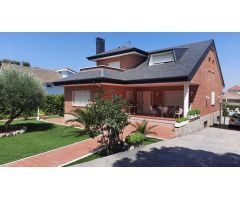 GRAN  CHALET CON PISCINA EN VILLALBILLA, MADRID