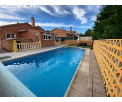 Exclusivas Alcalá vende chalet independiente con piscina en Urbanización Montejaral en Loranca de Ta