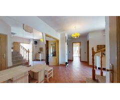 MAGNIFICO CHALET  CON VISTAS Y PISCINA, EL ROBLEDAL - VILLALBILLA