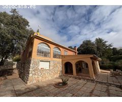 Chalet Independiente con Piscina en gran Parcela