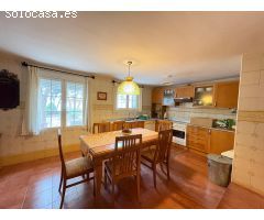 Chalet Independiente con Piscina en gran Parcela