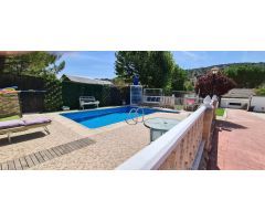 VENTA DE  PARCELA CON PISCINA Y CASA
