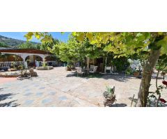 VENTA DE  PARCELA CON PISCINA Y CASA