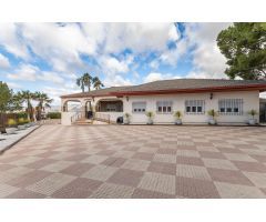 CHALET EN PETRER (SALINETAS)