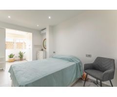 PRECIOSO ATICO, LISTO PARA VIVIR EN UNA ZONA TRANQUILA Y A UN PASO DEL MAR