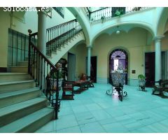 CASA PALACIO EN FUENTE DE CANTOS