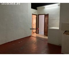 LOCAL COMERCIAL EN CALLE TRANSITADA