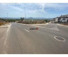 SOLAR RESIDENCIAL RECAYENTE A CUATRO CALLES