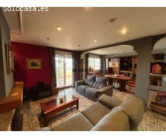 EXCELENTE VIVIENDA CON GARAJE, PATIO Y TERRAZAS