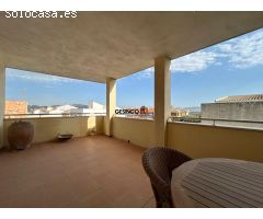 EXCELENTE VIVIENDA CON GARAJE, PATIO Y TERRAZAS