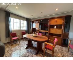 EXCELENTE VIVIENDA CON GARAJE, PATIO Y TERRAZAS