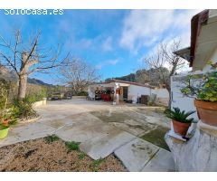 CHALET SOBRE PARCELA RÚSTICA CON PISCINA EN ALBOY
