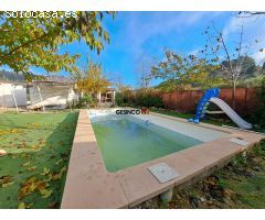 CHALET SOBRE PARCELA RÚSTICA CON PISCINA EN ALBOY