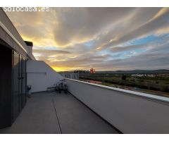 ATICO CON EXCELENTE TERRAZA Y PLAZA DE GARAJE CON TRASTERO ¡¡COMO NUEVO!!