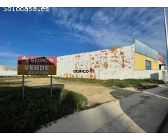 PARCELA DE SUELO INDUSTRIAL EN GENOVÉS