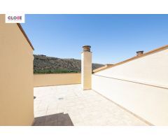 Precioso ático dúplex con 2 dormitorios, garaje y trastero en Granada.