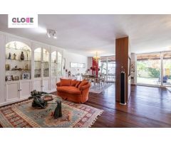 Espectacular casa en Bola de Oro / Serrallo