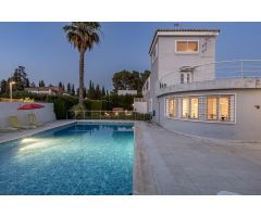¡Exclusiva Casa Premium en el Parque del Cubillas!