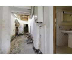 GRAN VIVIENDA PARA REFORMAR EN EL CENTRO DE DILAR