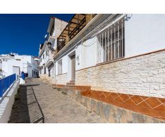 Adosado con Encanto en La Caleta, Salobreña – A 50 Metros del Mar
