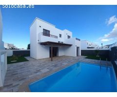 Chalet independiente reformado en Playa Blanca