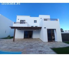 Chalet independiente reformado en Playa Blanca