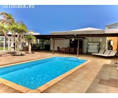 Espectacular villa con vistas en la mejor zona de Playa Blanca