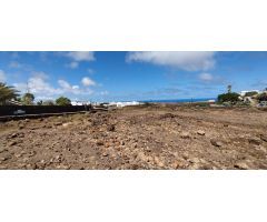 Parcela urbana para construir 2 viviendas  en Las Breñas con vistas al mar