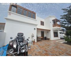 Casa unifamiliar + Apartamento independiente en Tinajo