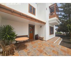 Casa unifamiliar + Apartamento independiente en Tinajo