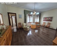 ¡Gran Planta Baja Familiar en Venta en La Unión!