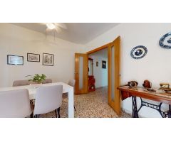 ¿Buscas una vivienda al lado de la playa y con vistas al mar ?