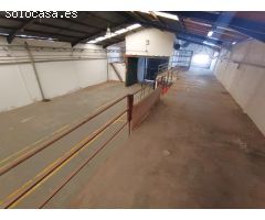 Nave industrial de 600 m² en El Torno con oficinas y servicios completos