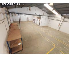 Nave industrial de 600 m² en El Torno con oficinas y servicios completos