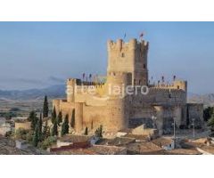Finca de secano de 847 hectareas con vivienda de 360m2 y almacen