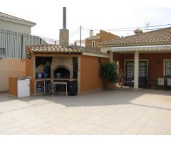 Chalet en Venta en Jacarilla, Alicante