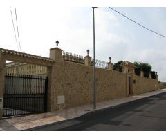 Chalet en Venta en Jacarilla, Alicante