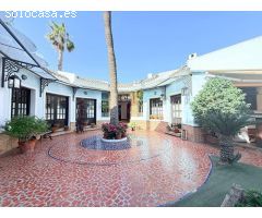 Casa - Galeria con jardin en Campoamor
