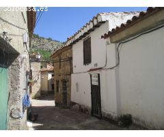 Casa de Pueblo en Venta en Tolbaños, Teruel