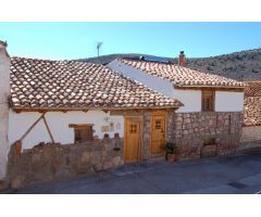 Casa de Pueblo en Venta en Monterde de Albarracín, Teruel