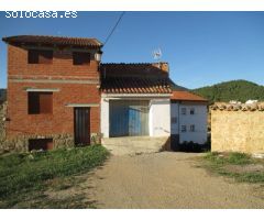 Casa de Pueblo en Venta en La Manzanera, Teruel
