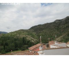 Casa de Pueblo en Venta en Camarena de la Sierra, Teruel