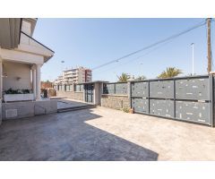 CHALET DE LUJO EN VENTA CON PISCINA  DE AGUA SALADA Y SALA DE OCIO EN ARENALES DEL SOL
