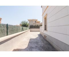 CHALET DE LUJO EN VENTA CON PISCINA  DE AGUA SALADA Y SALA DE OCIO EN ARENALES DEL SOL